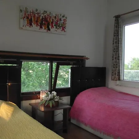 Farm House Hotel *